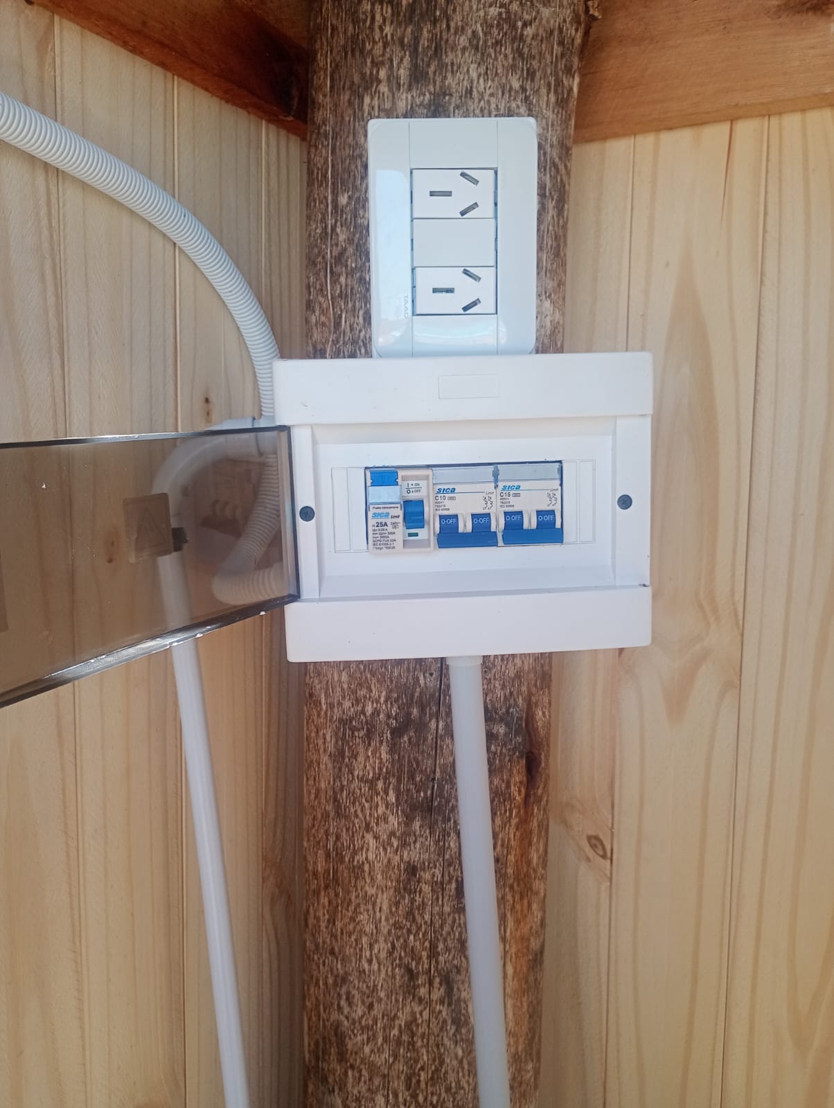 Tablero eléctrico para iluminación y bomba de pileta